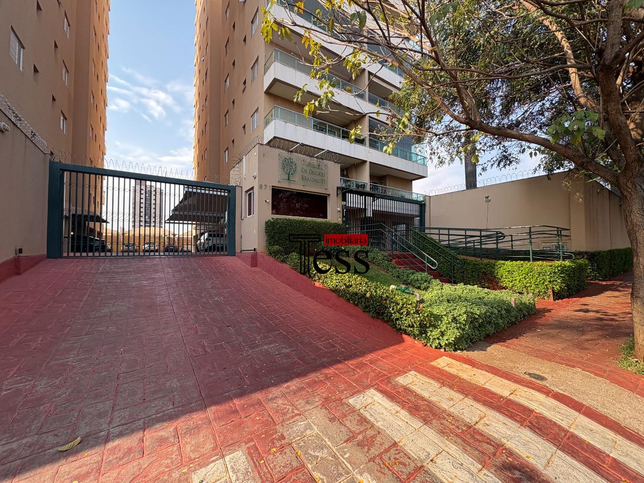 Apartamento com 2 quartos à venda, 70m² — foto 2 de 25