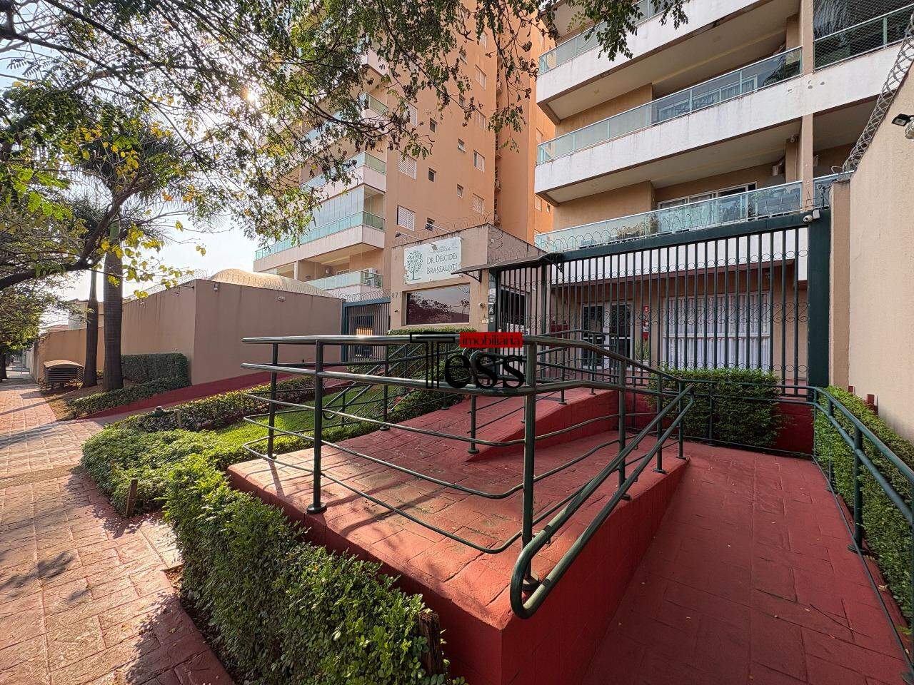 Apartamento com 2 quartos à venda, 70m² — foto 1 de 25