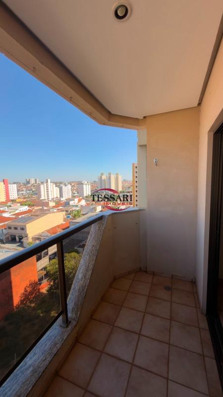 Apartamento com 3 quartos à venda, 128m² — foto 2 de 21