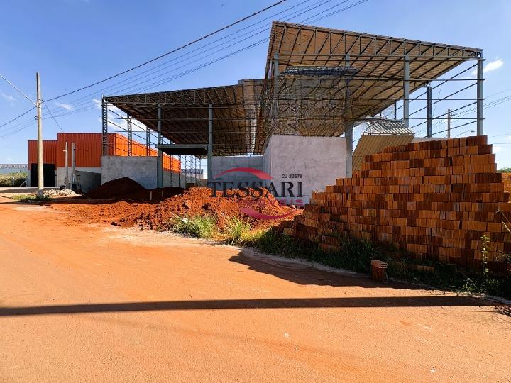 Loja / Salão / Ponto Comercial à venda, 2800m² — foto 1 de 19