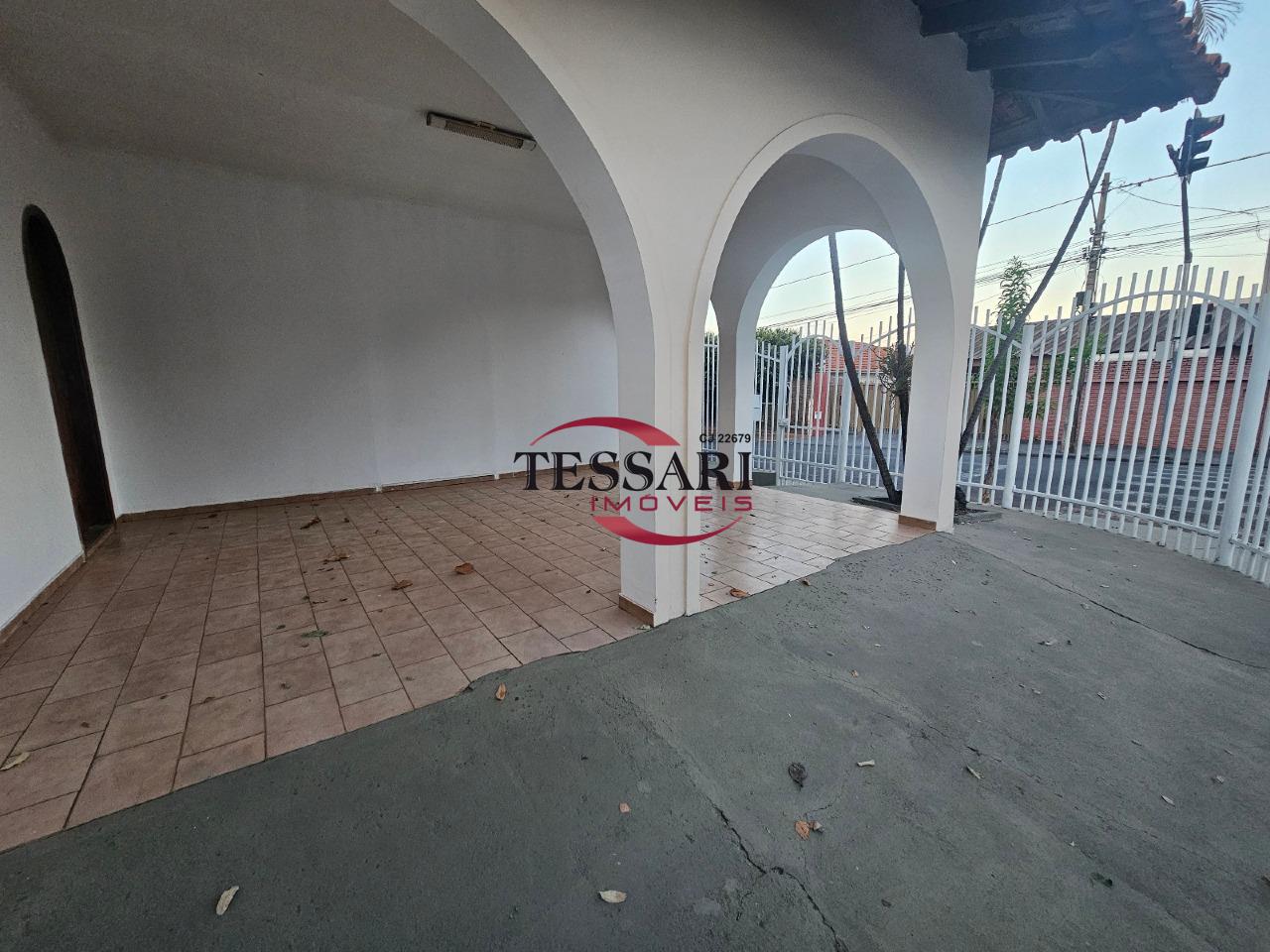 Casa com 3 quartos à venda, 173m² — foto 2 de 23