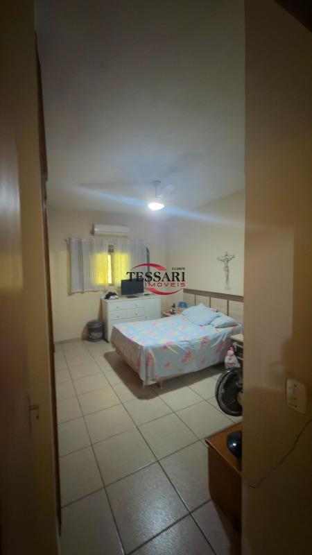 Casa com 3 quartos à venda, 212m² — foto 18 de 26