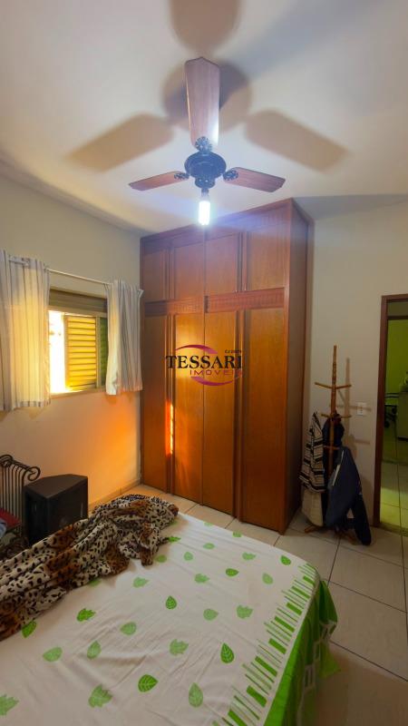 Casa com 3 quartos à venda, 212m² — foto 11 de 26