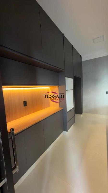 Casa de Condomínio com 3 quartos à venda, 220m² — foto 7 de 24