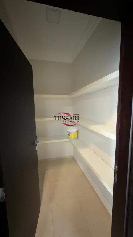 Casa de Condomínio com 3 quartos à venda, 220m² — foto 17 de 24