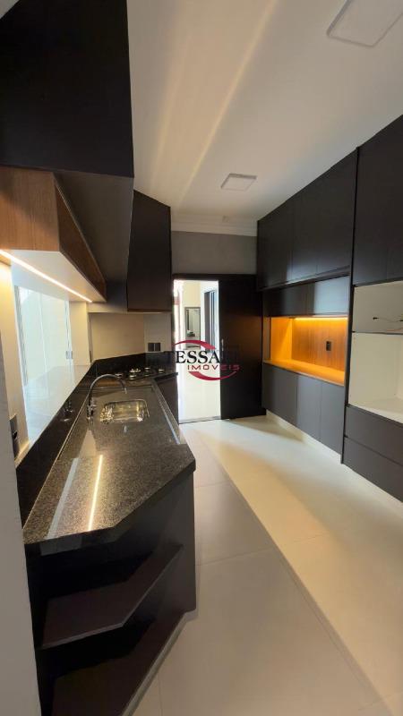 Casa de Condomínio com 3 quartos à venda, 220m² — foto 8 de 24