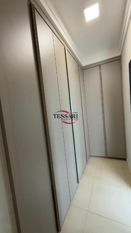 Casa de Condomínio com 3 quartos à venda, 220m² — foto 12 de 24