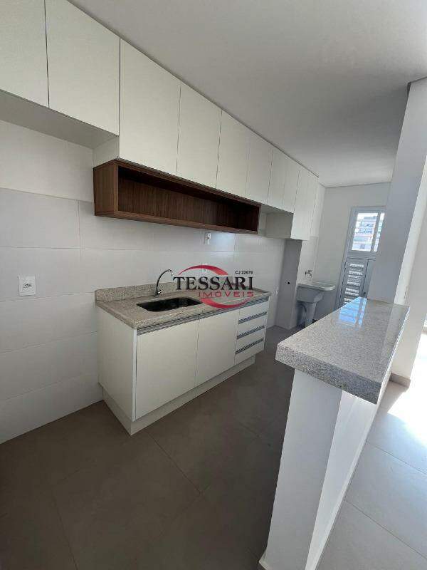 Apartamento com 3 quartos para aluguel, 82m² — foto 7 de 30