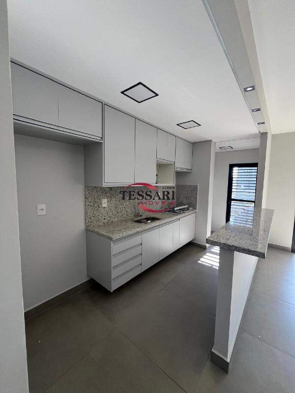 Apartamento com 3 quartos para aluguel, 80m² — foto 4 de 26