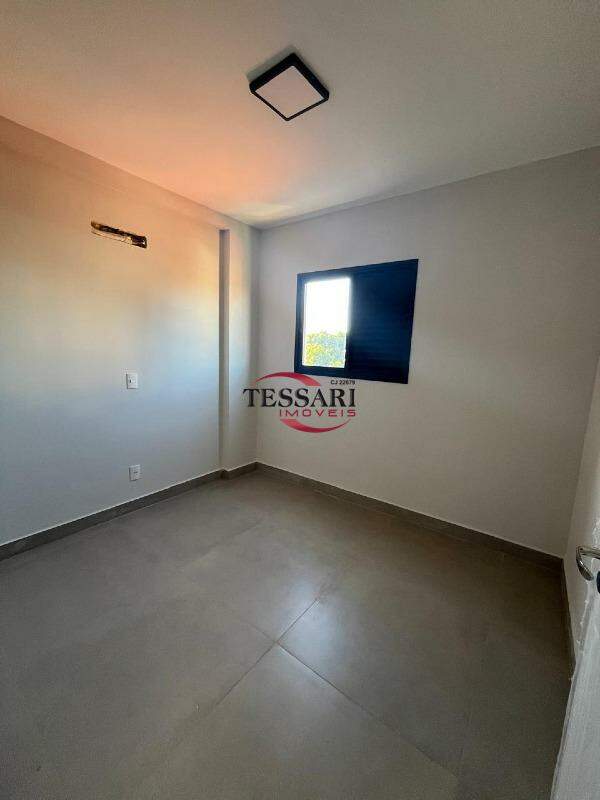 Apartamento com 3 quartos para aluguel, 80m² — foto 21 de 26