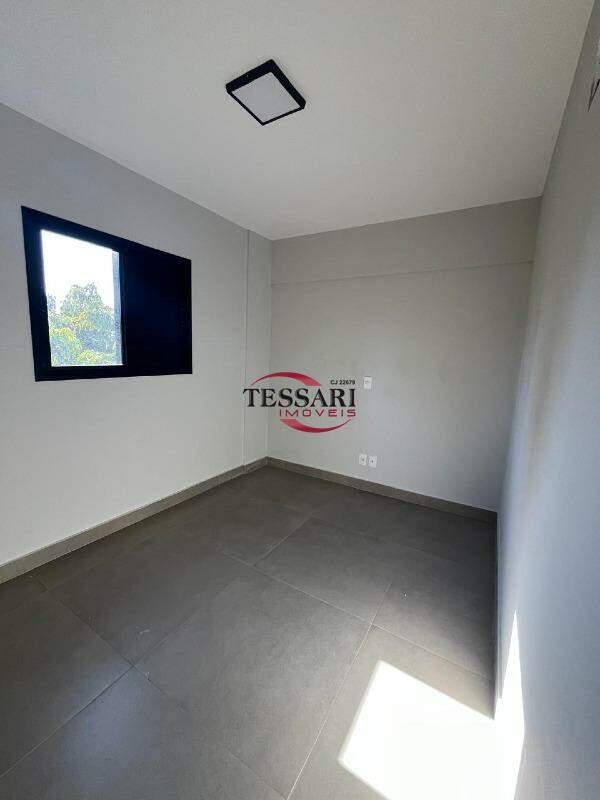 Apartamento com 3 quartos para aluguel, 80m² — foto 19 de 26