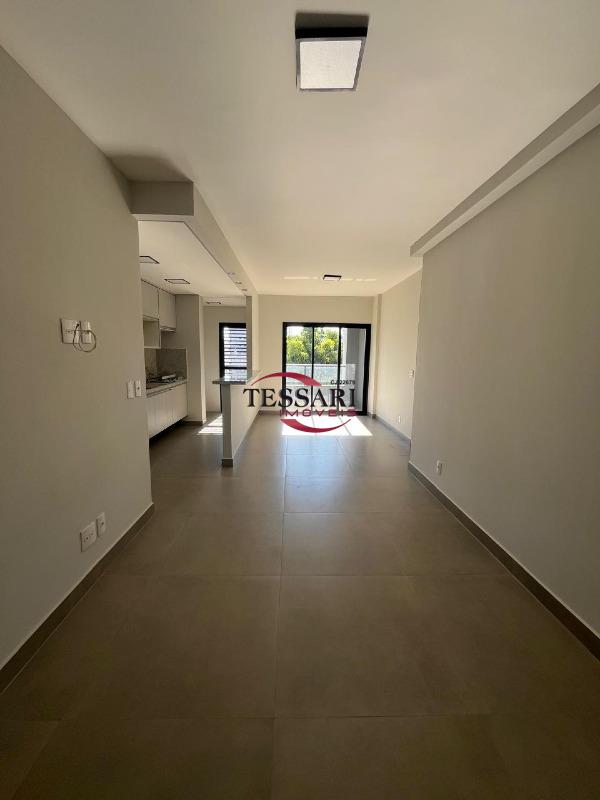 Apartamento com 3 quartos para aluguel, 80m² — foto 3 de 26
