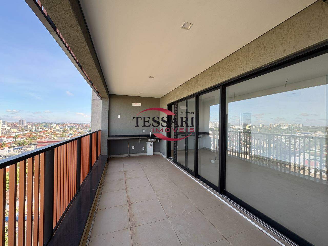 Apartamento com 3 quartos à venda, 216m² — foto 2 de 30
