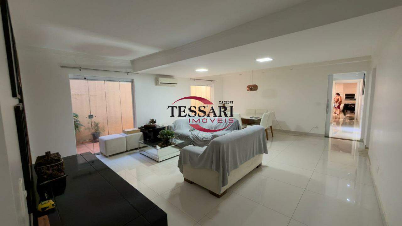 Casa com 3 quartos à venda, 430m² — foto 3 de 29