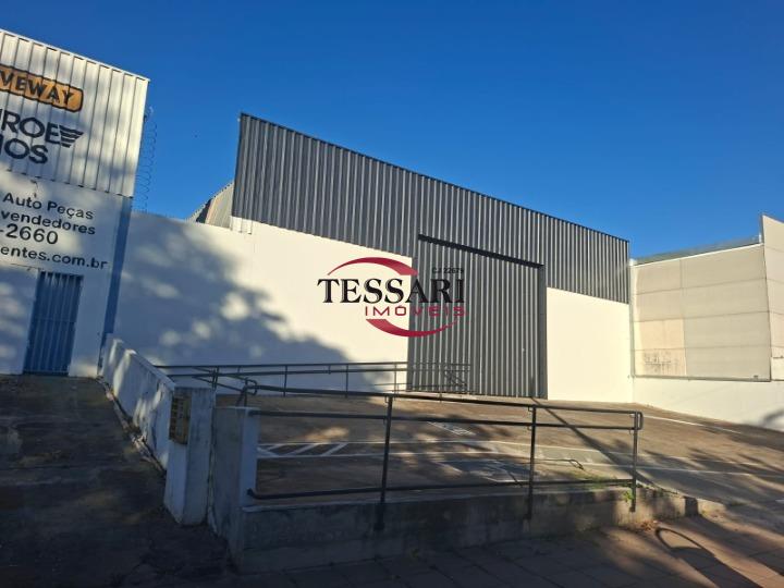 Loja / Salão / Ponto Comercial para aluguel, 880m² — foto 2 de 9