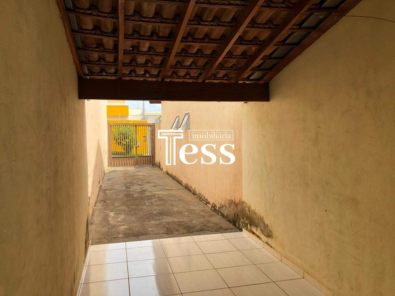 Casa com 3 quartos à venda, 242m² — foto 2 de 17