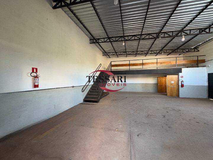 Loja / Salão / Ponto Comercial para aluguel, 217m² — foto 17 de 28