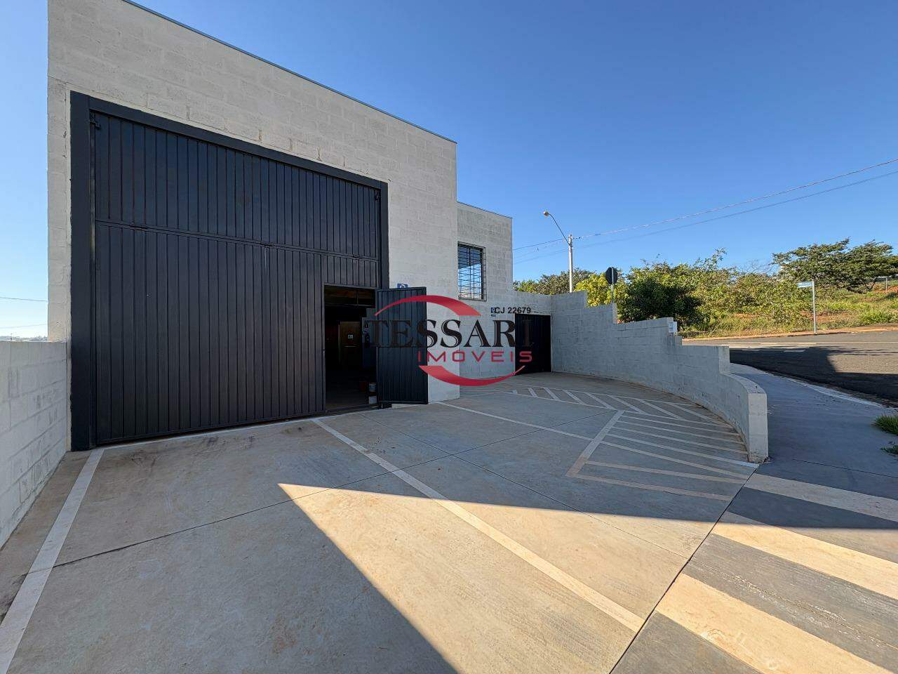 Loja / Salão / Ponto Comercial para aluguel, 217m² — foto 2 de 28