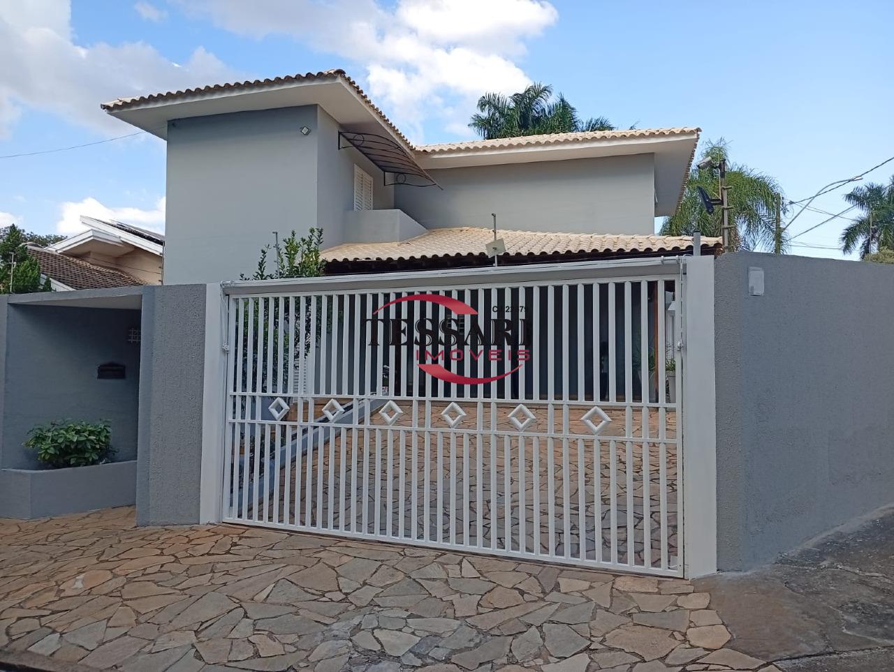Sobrado com 3 quartos à venda, 330m² — foto 2 de 25