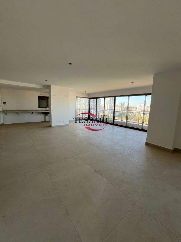 Apartamento com 3 quartos à venda, 197m² — foto 1 de 22