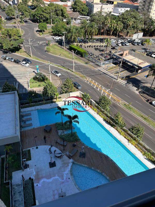 Apartamento com 3 quartos à venda, 197m² — foto 1 de 28