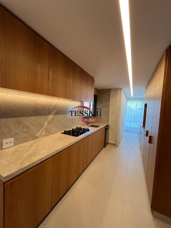 Apartamento com 3 quartos à venda, 197m² — foto 9 de 28