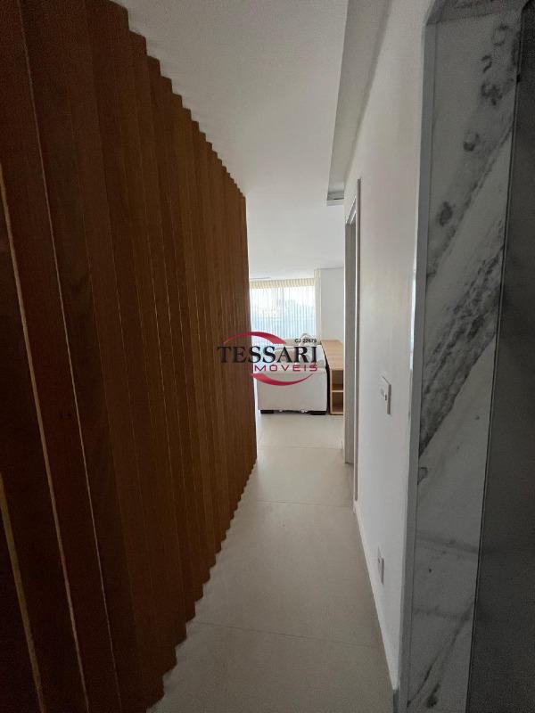 Apartamento com 3 quartos à venda, 197m² — foto 2 de 28