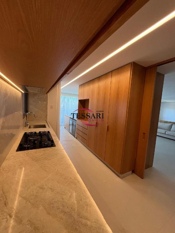 Apartamento com 3 quartos à venda, 197m² — foto 8 de 28