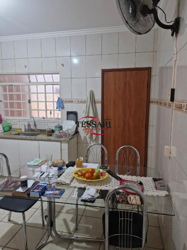 Casa com 3 quartos à venda, 175m² — foto 13 de 21