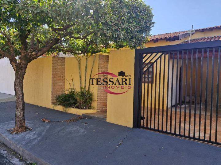 Casa com 3 quartos à venda, 175m² — foto 1 de 21