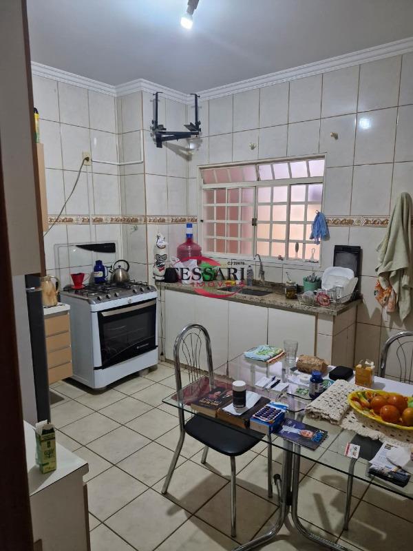 Casa com 3 quartos à venda, 175m² — foto 11 de 21