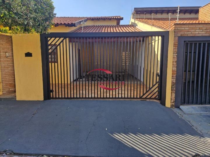 Casa com 3 quartos à venda, 175m² — foto 2 de 21
