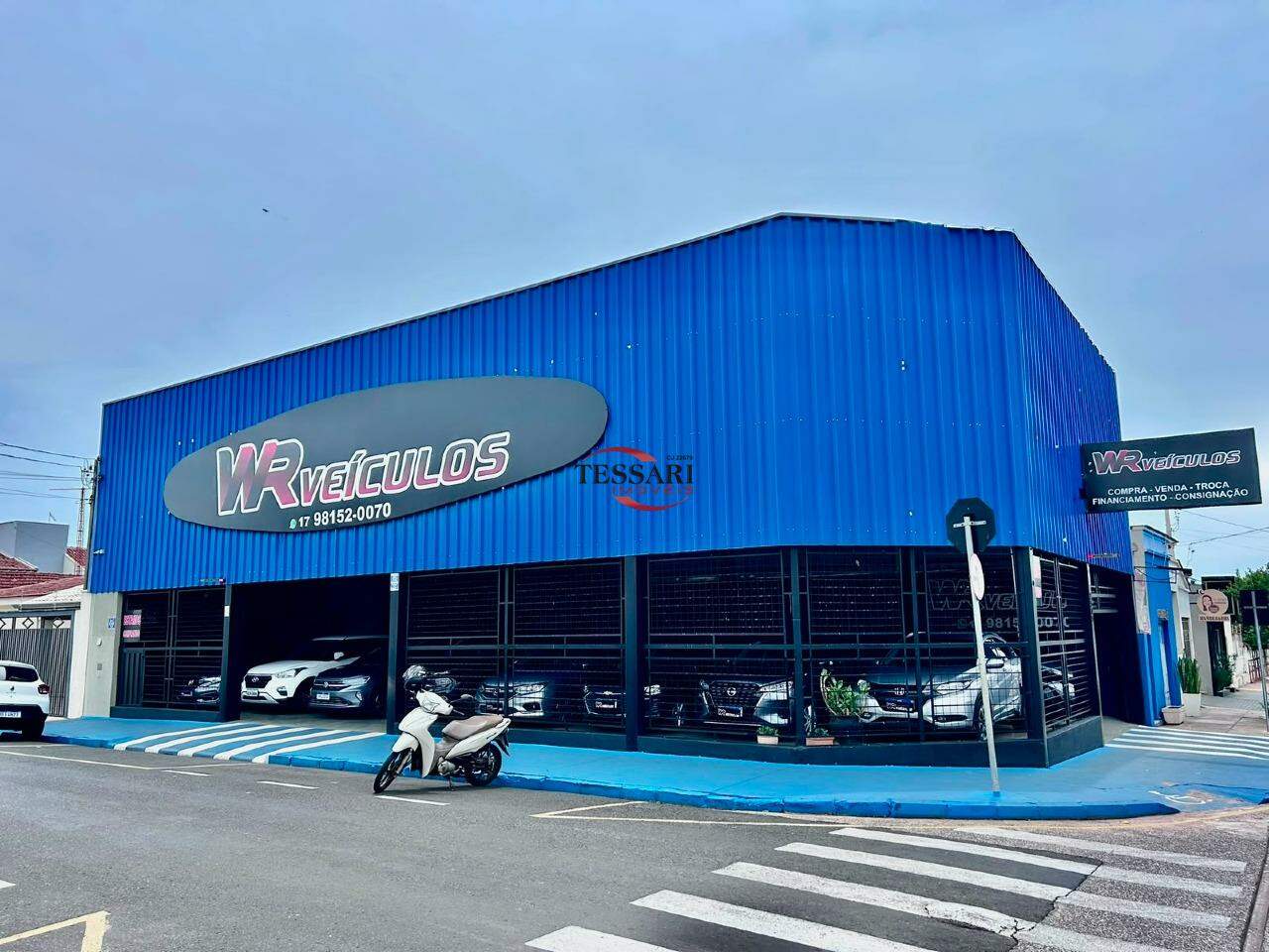 Loja / Salão / Ponto Comercial à venda, 240m² — foto 1 de 11