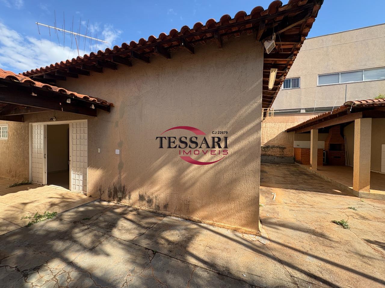 Casa com 3 quartos para aluguel, 306m² — foto 24 de 30