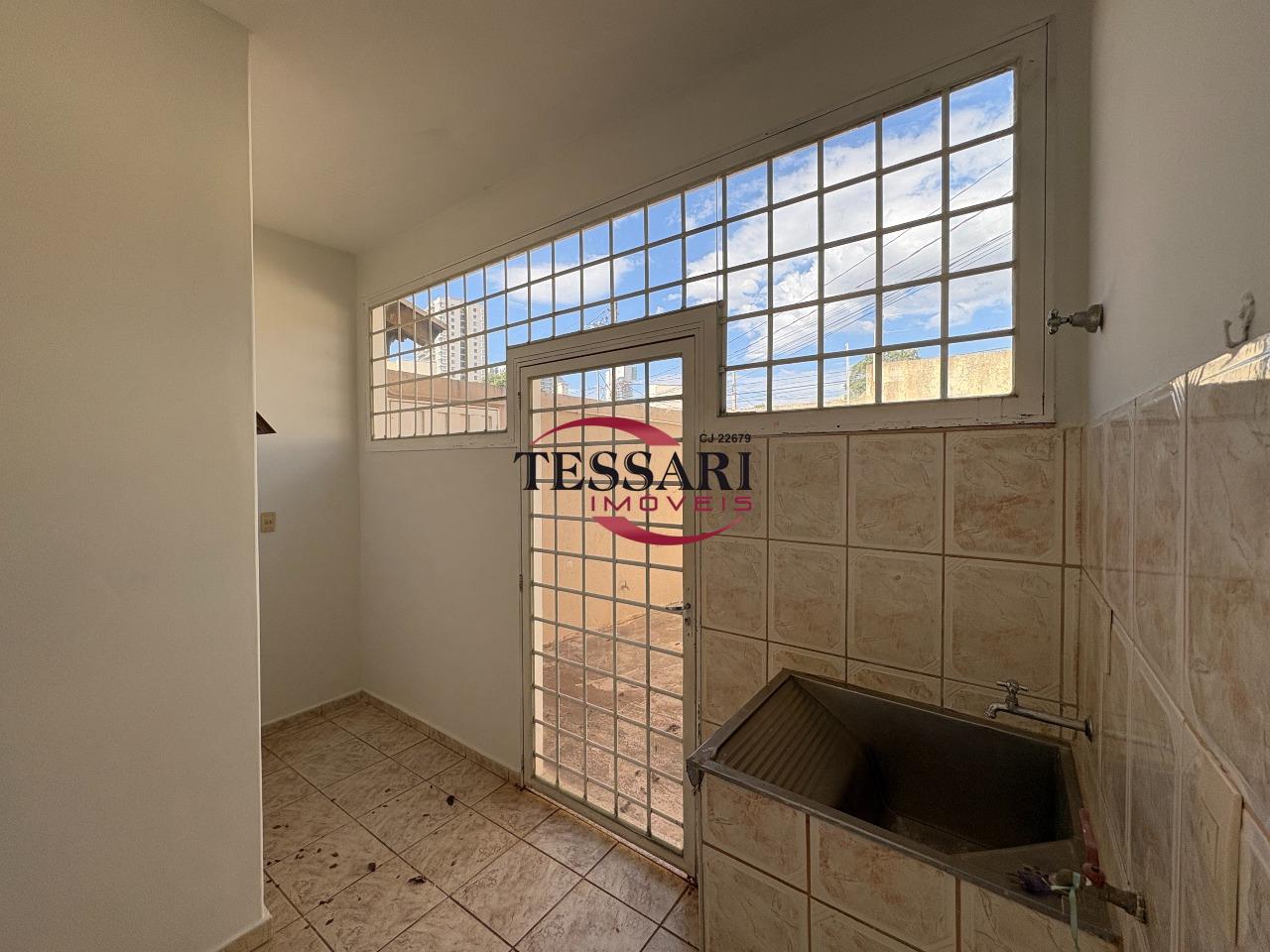 Casa com 3 quartos para aluguel, 306m² — foto 13 de 30