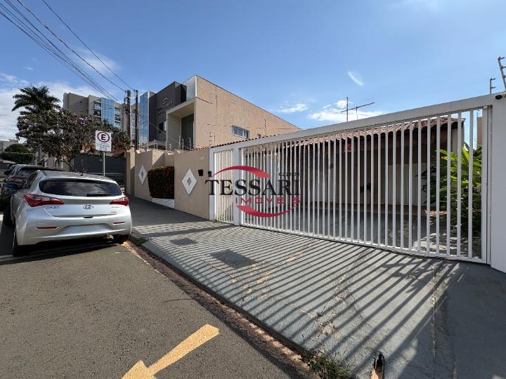 Casa com 3 quartos para aluguel, 306m² — foto 1 de 30