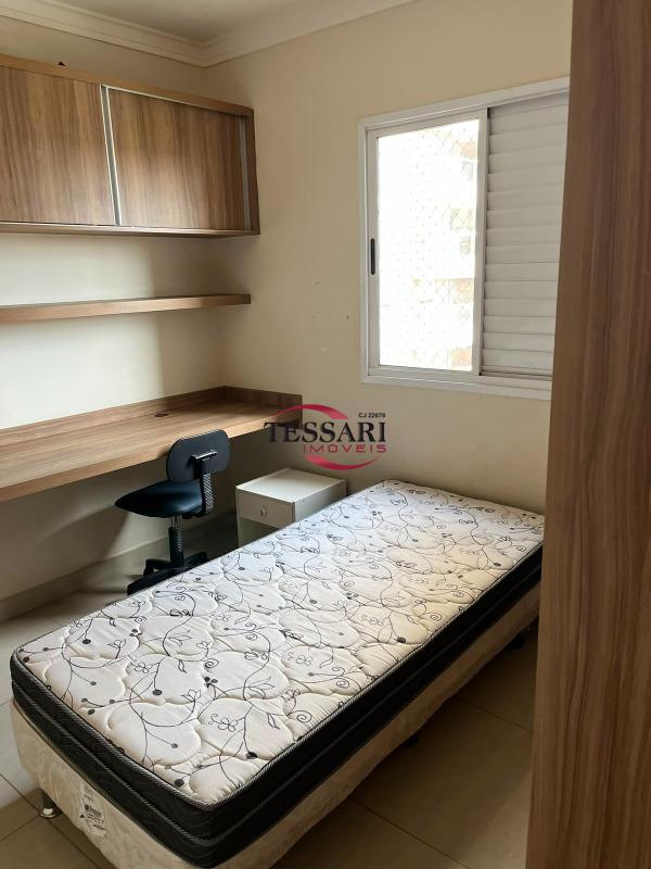 Apartamento com 3 quartos para aluguel, 83m² — foto 14 de 23
