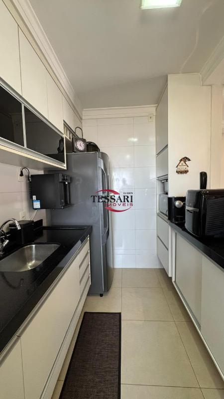 Apartamento com 3 quartos para aluguel, 83m² — foto 8 de 23