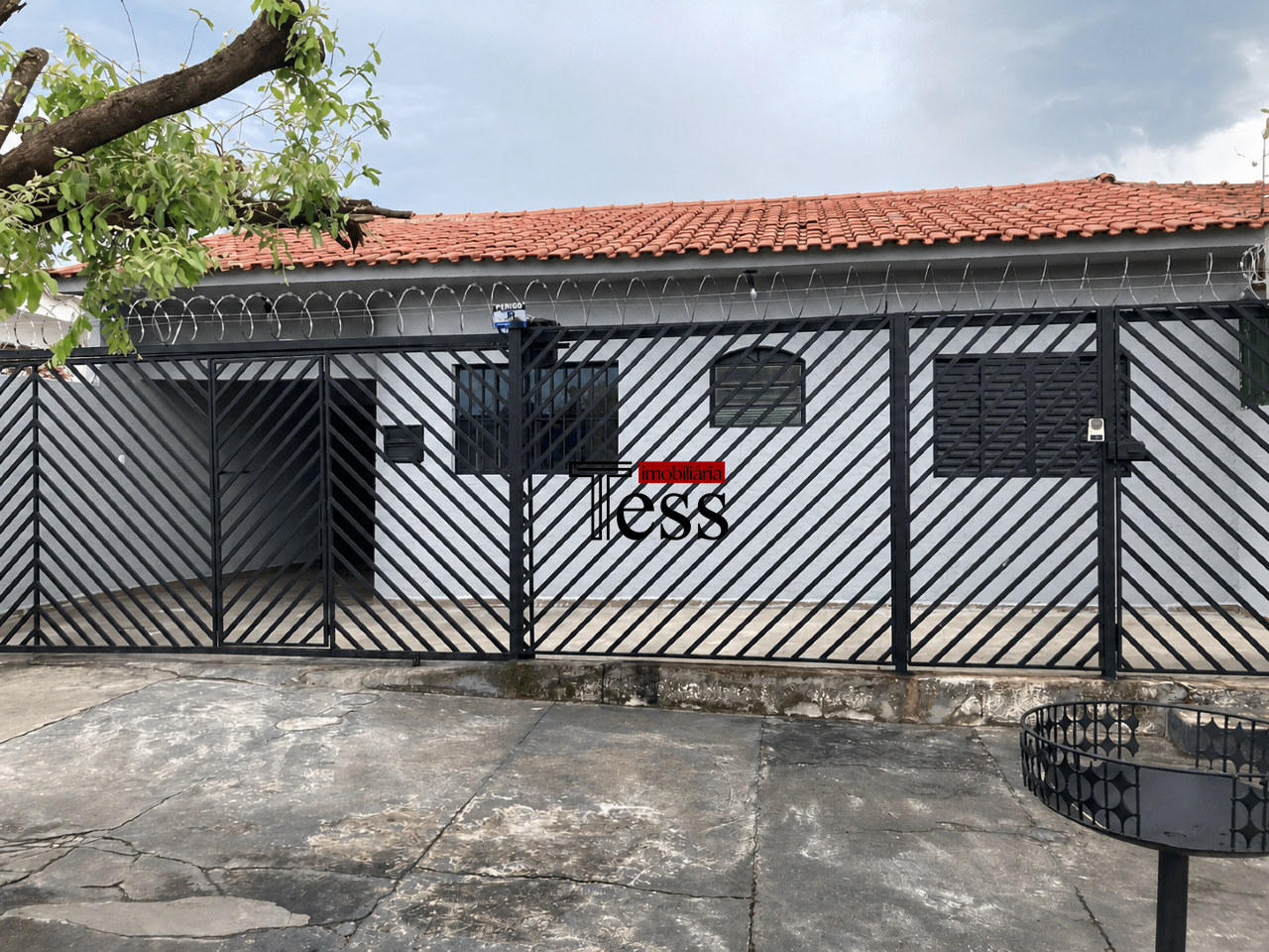 Casa com 3 quartos à venda, 100m² — foto 1 de 9
