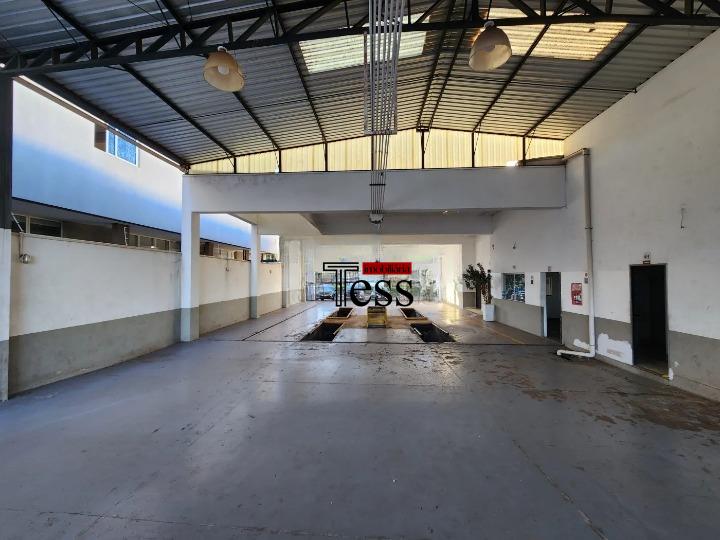 Loja / Salão / Ponto Comercial para aluguel, 400m² — foto 2 de 18