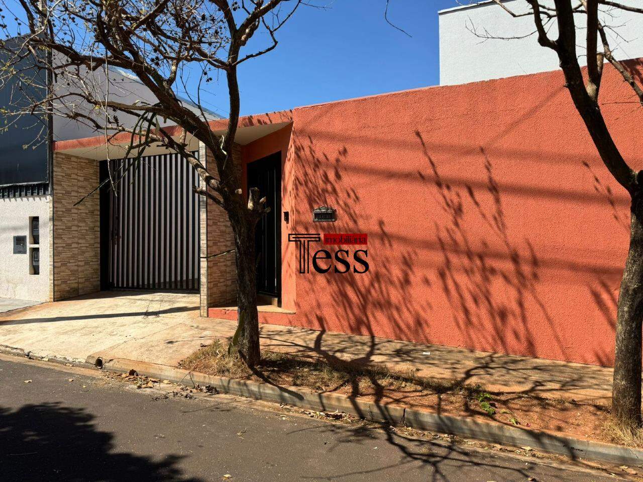 Casa com 3 quartos para aluguel, 95m² — foto 1 de 30