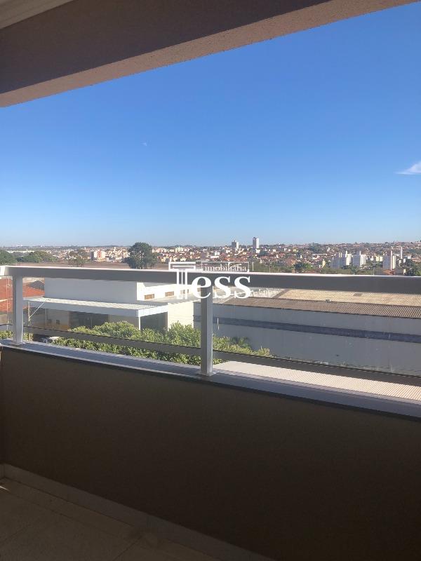Apartamento com 2 quartos à venda, 60m² — foto 1 de 15