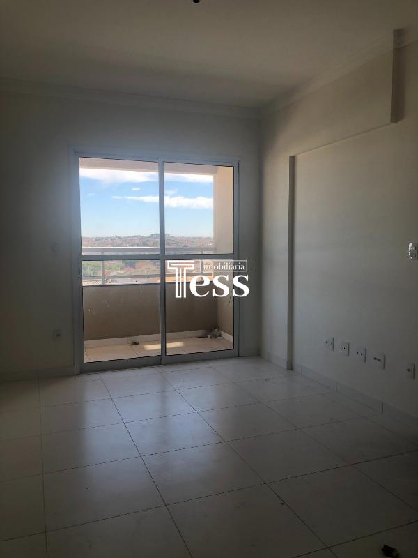 Apartamento com 2 quartos à venda, 60m² — foto 2 de 15