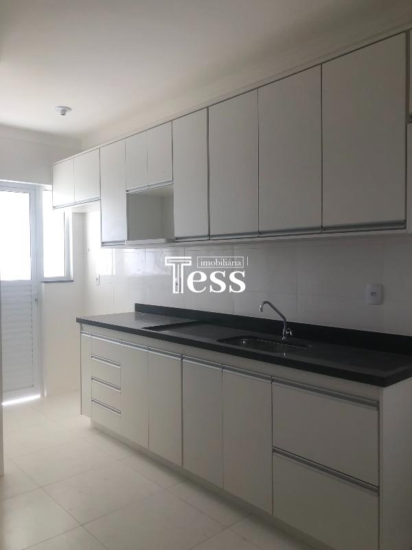 Apartamento com 2 quartos à venda, 60m² — foto 3 de 15