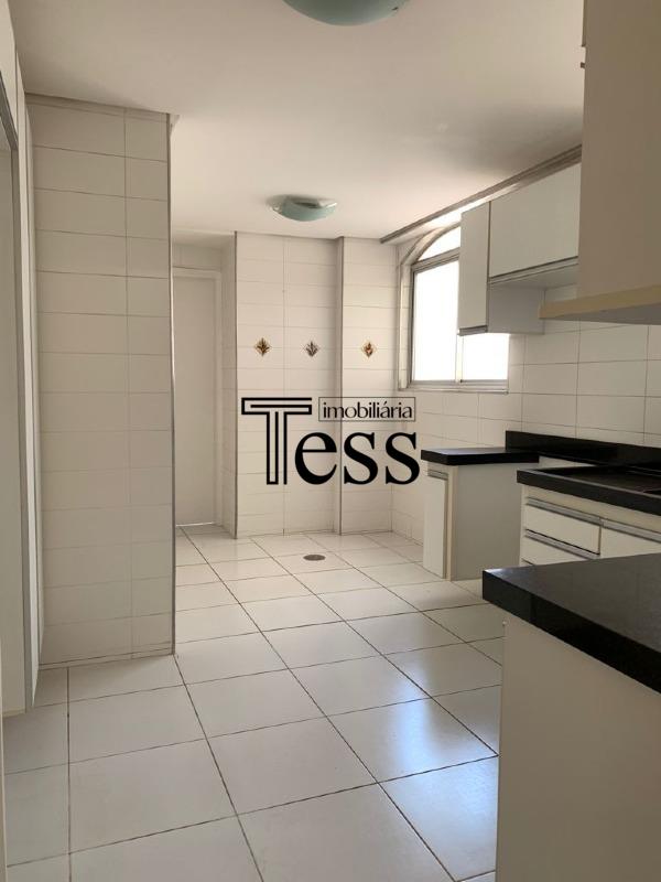 Apartamento com 3 quartos à venda, 185m² — foto 23 de 29