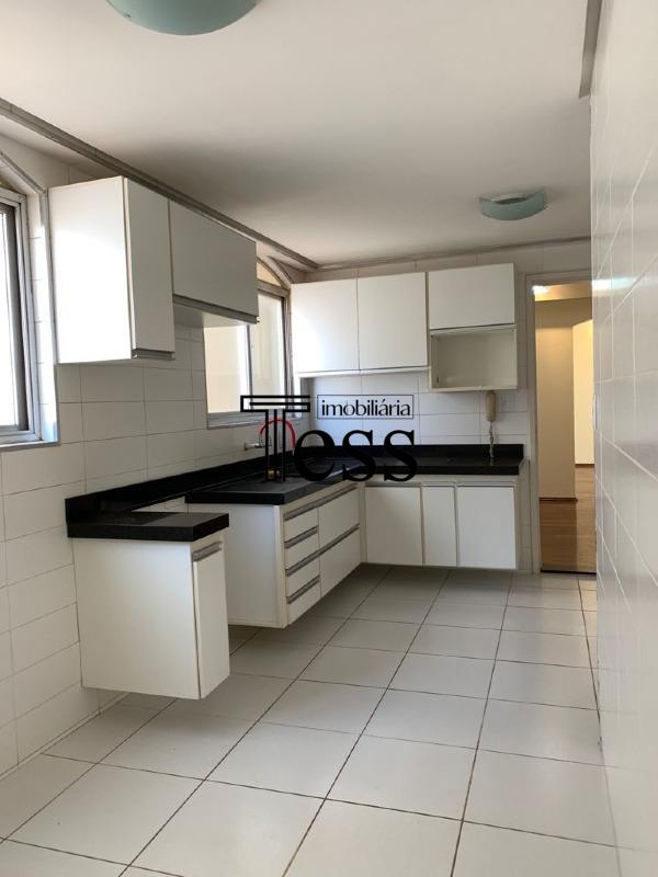 Apartamento com 3 quartos à venda, 185m² — foto 24 de 29