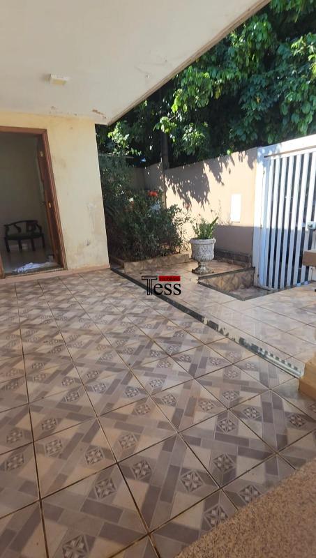 Casa com 3 quartos à venda, 280m² — foto 2 de 24
