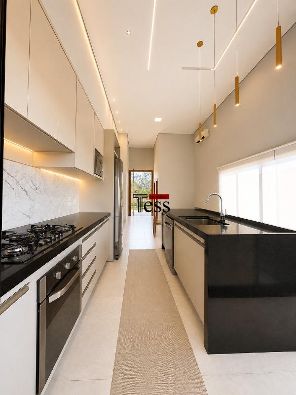 Casa de Condomínio com 3 quartos à venda, 170m² — foto 3 de 31
