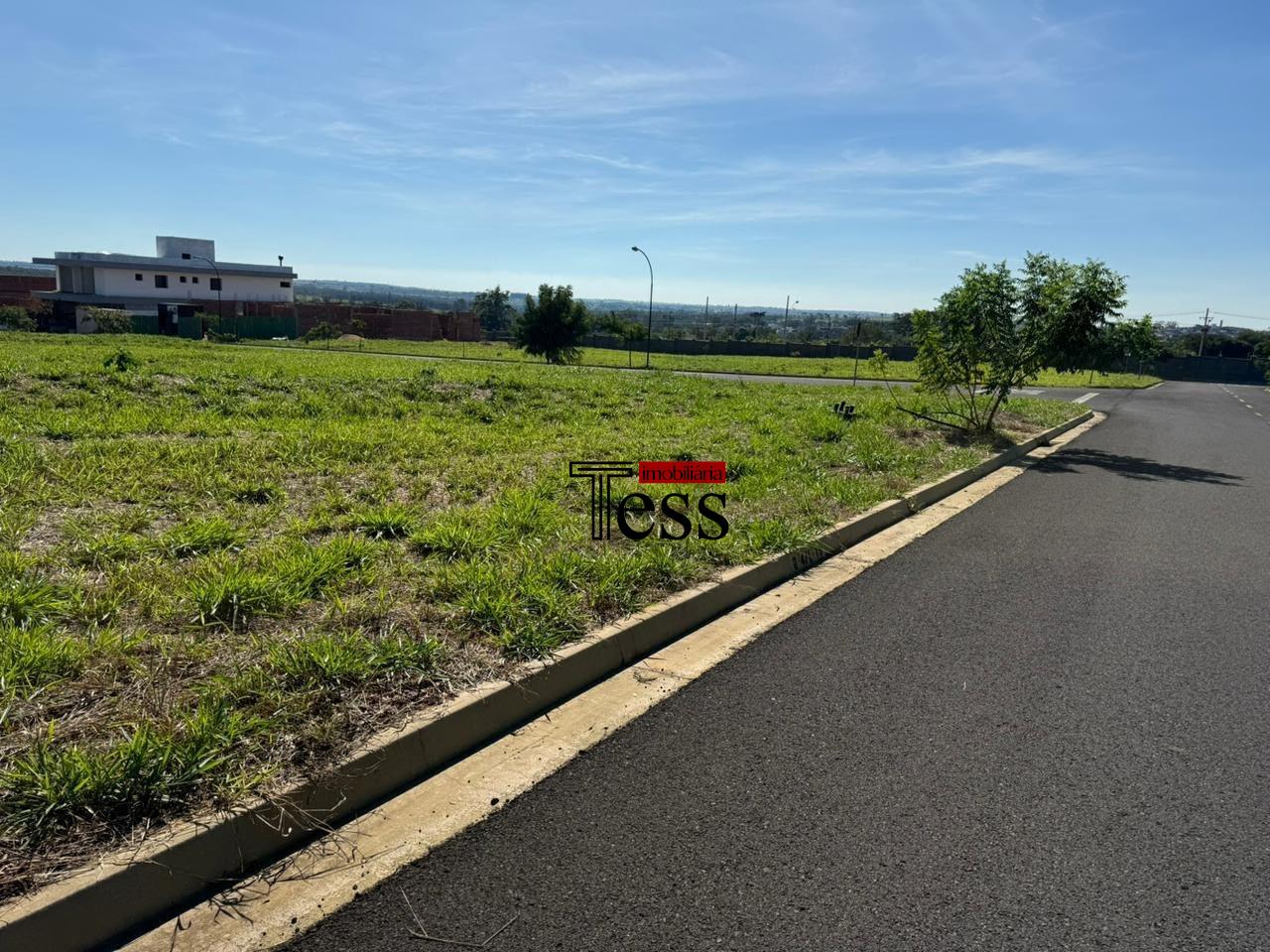 Terreno / Lote / Condomínio à venda, 423m² — foto 2 de 5
