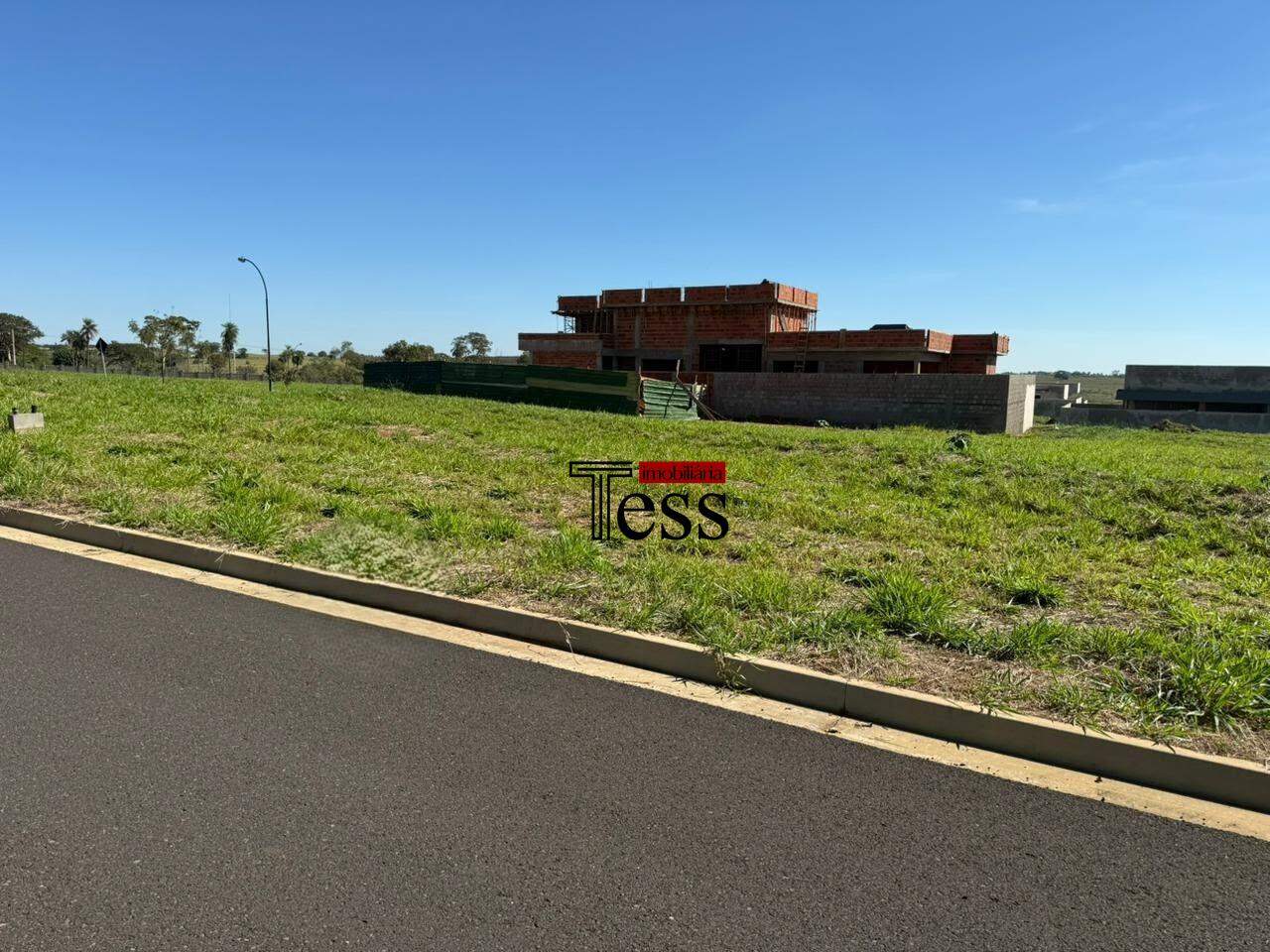 Terreno / Lote / Condomínio à venda, 423m² — foto 1 de 5